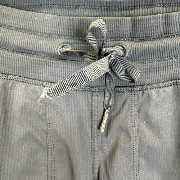 Lululemon Dance Studio Pants Womens Size 2 UNLINED Black 31" Inseam - Picture 2 of 5